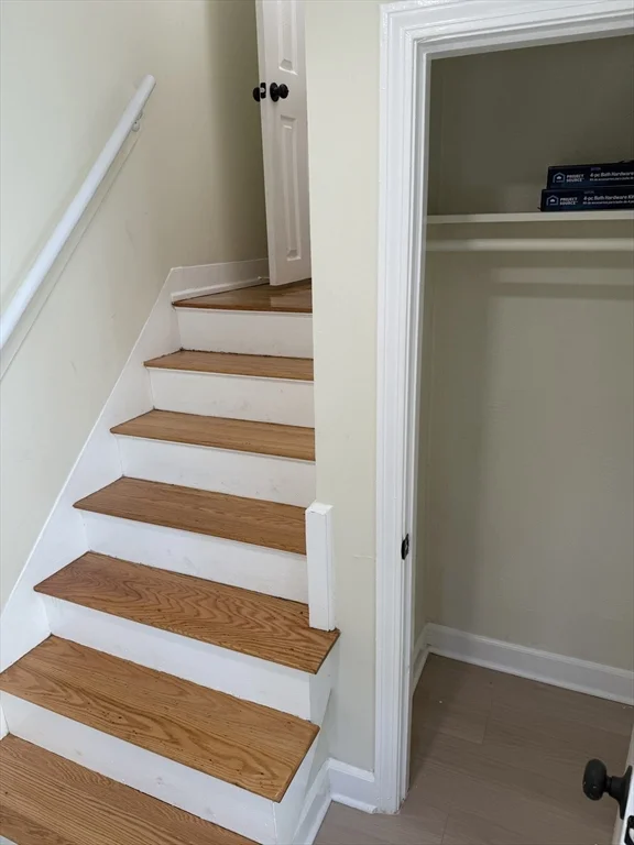 4 bed, 1 bath apartment for rent at 24-26 Silvia Ct Unit 26, Hyde Park — photo 3 of 23
