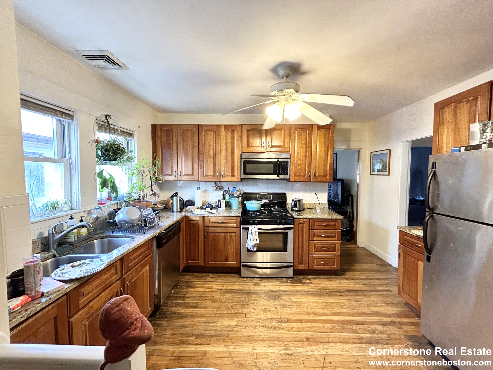 5 bed, 2 bath apartment for rent at 24-26 Stockwell St Unit 2, Mission Hill