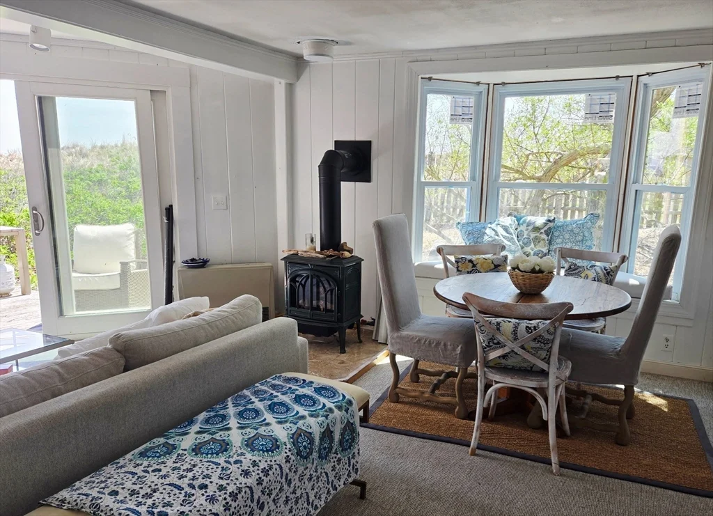 3 bed, 1 bath apartment for rent at 24 55th St Unit B, Plum Island — photo 4 of 14