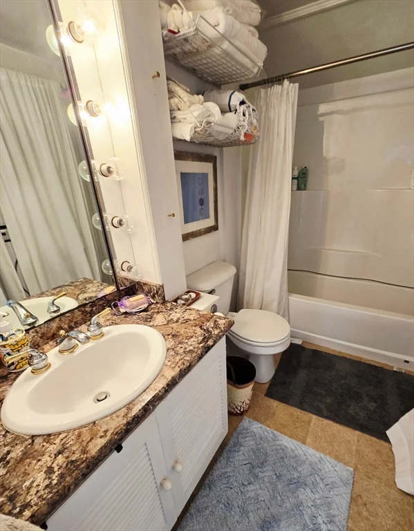3 bed, 1 bath apartment for rent at 24 55th St Unit B, Plum Island — photo 11 of 14