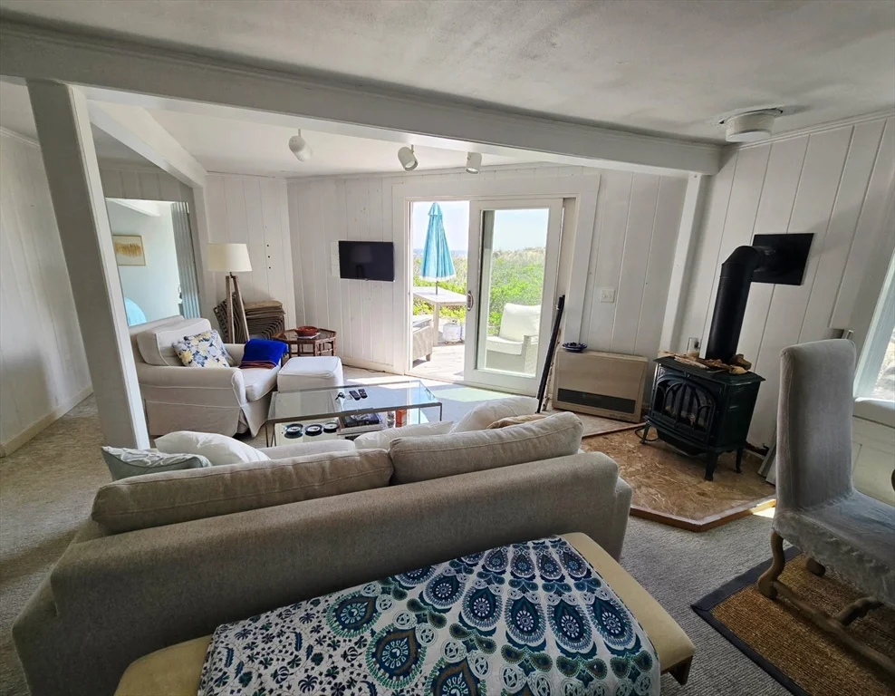 3 bed, 1 bath apartment for rent at 24 55th St Unit B, Plum Island — photo 2 of 14