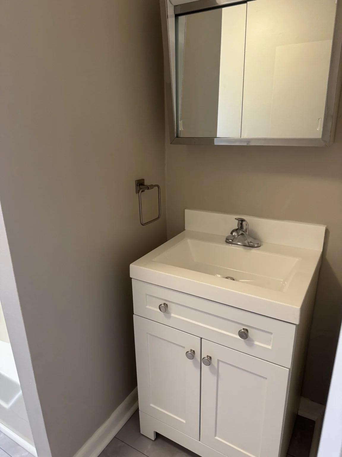 3 bed, 1 bath apartment for rent at 24 A Clement, Malden — photo 10 of 28