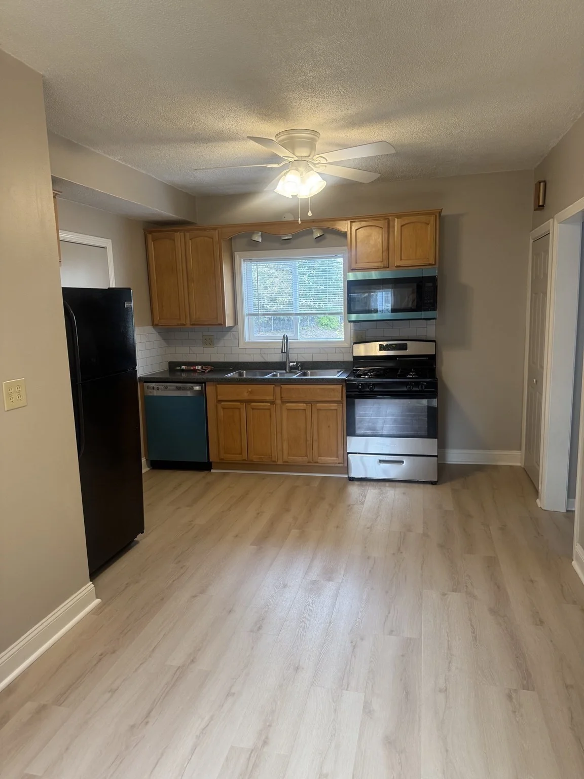 3 bed, 1 bath apartment for rent at 24 A Clement, Malden — photo 6 of 28