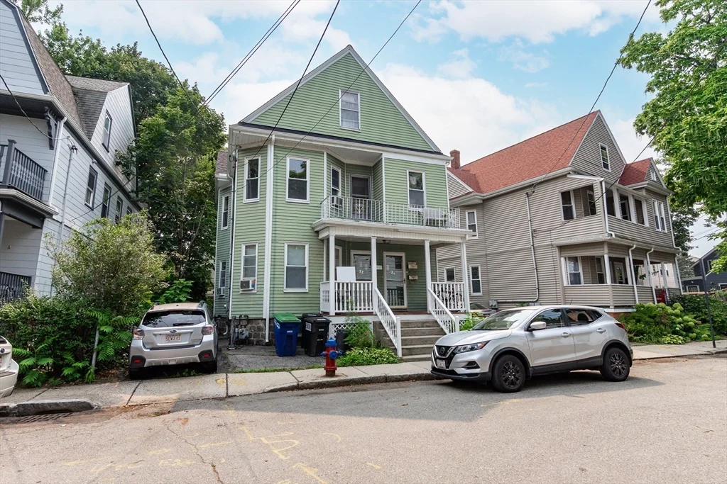 3 bed, 1 bath apartment for rent at 24 Aberdeen Rd Unit 0, Powder House Square — photo 3 of 29
