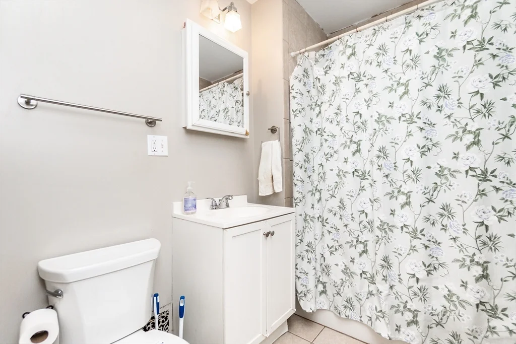 3 bed, 1 bath apartment for rent at 24 Aberdeen Rd Unit 0, Powder House Square — photo 12 of 29