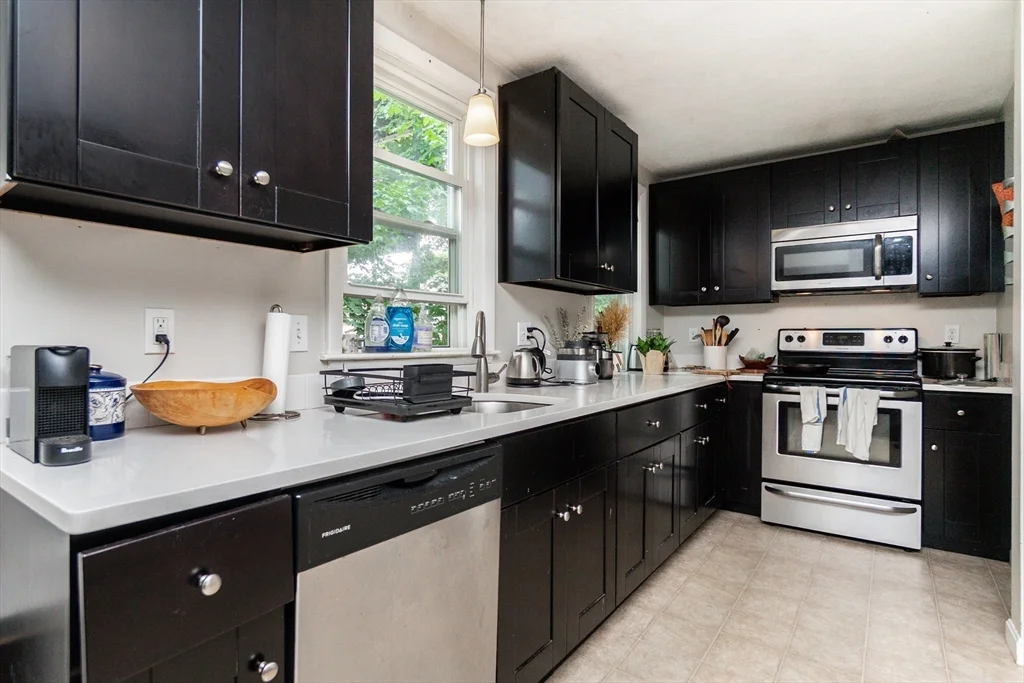 3 bed, 1 bath apartment for rent at 24 Aberdeen Rd Unit 0, Powder House Square — photo 22 of 29