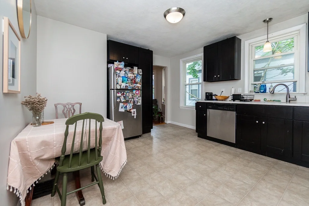 3 bed, 1 bath apartment for rent at 24 Aberdeen Rd Unit 0, Powder House Square — photo 23 of 29