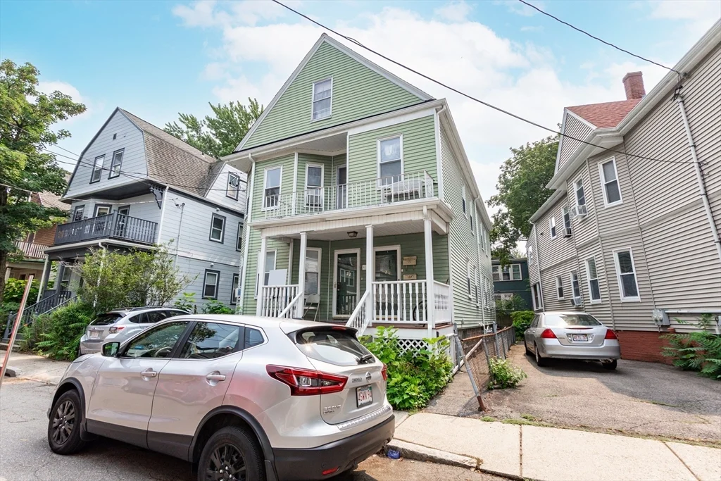3 bed, 1 bath apartment for rent at 24 Aberdeen Rd Unit 0, Powder House Square — photo 4 of 29