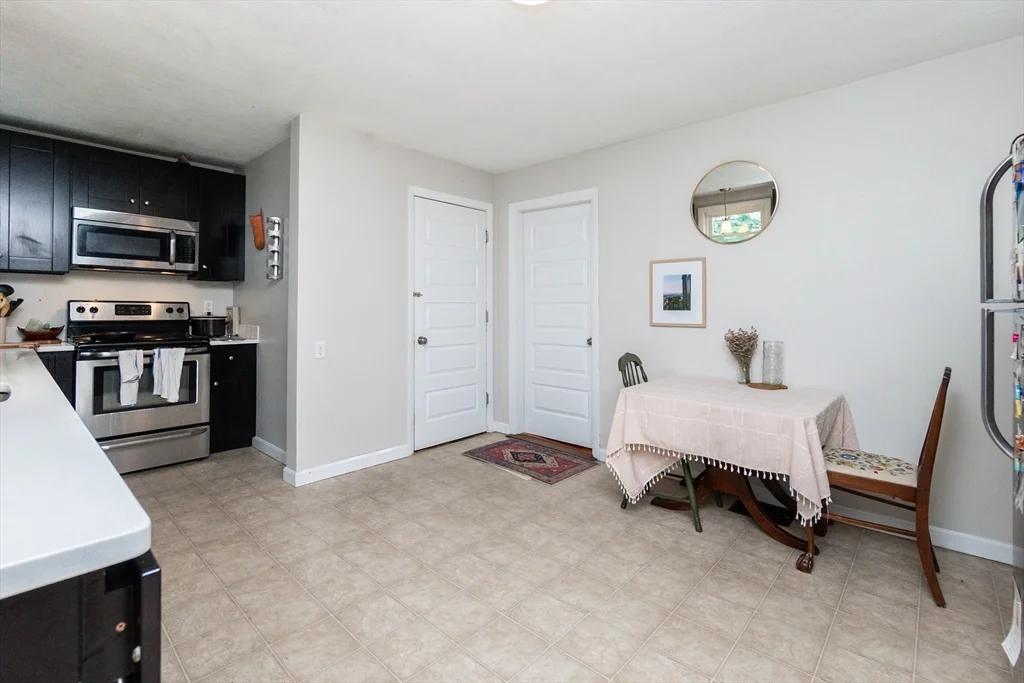 3 bed, 1 bath apartment for rent at 24 Aberdeen Rd Unit 0, Powder House Square — photo 20 of 29