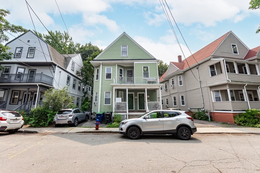 3 bed, 1 bath apartment for rent at 24 Aberdeen Rd Unit 0, Powder House Square — photo 2 of 29
