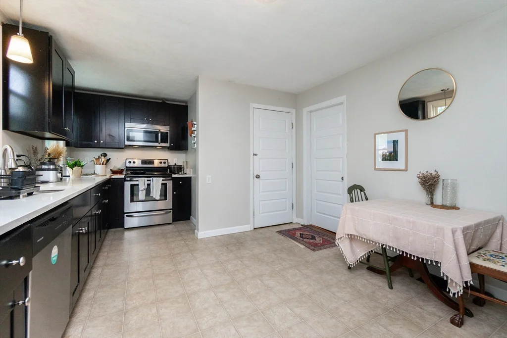 3 bed, 1 bath apartment for rent at 24 Aberdeen Rd Unit 0, Powder House Square — photo 18 of 29