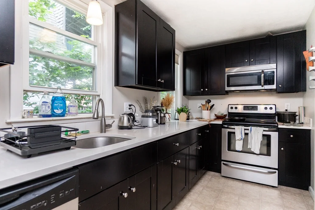 3 bed, 1 bath apartment for rent at 24 Aberdeen Rd Unit 0, Powder House Square — photo 19 of 29