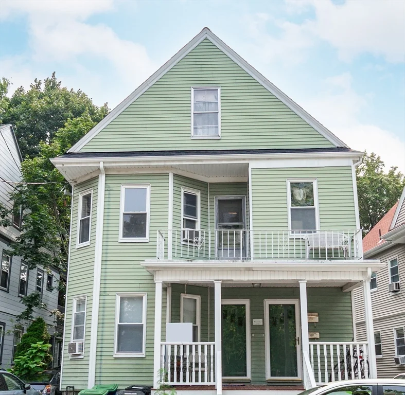 3 bed, 1 bath apartment for rent at 24 Aberdeen Rd Unit 1, Framingham — photo 1 of 8