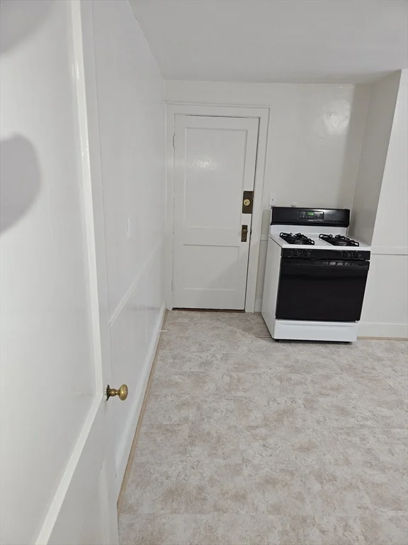 2 bed, 1 bath apartment for rent at 24 Aldrich Unit 2, Watertown — photo 4 of 12