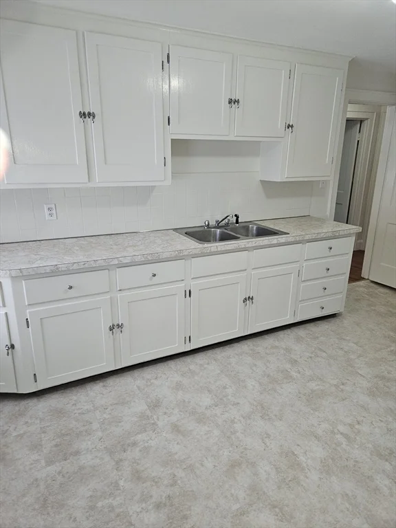 2 bed, 1 bath apartment for rent at 24 Aldrich Unit 2, Watertown — photo 6 of 12