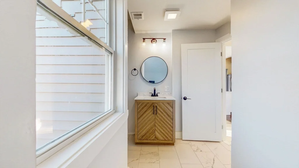 4 bed, 2 bath apartment for rent at 24 Alfred Unit 2, Everett — photo 8 of 21