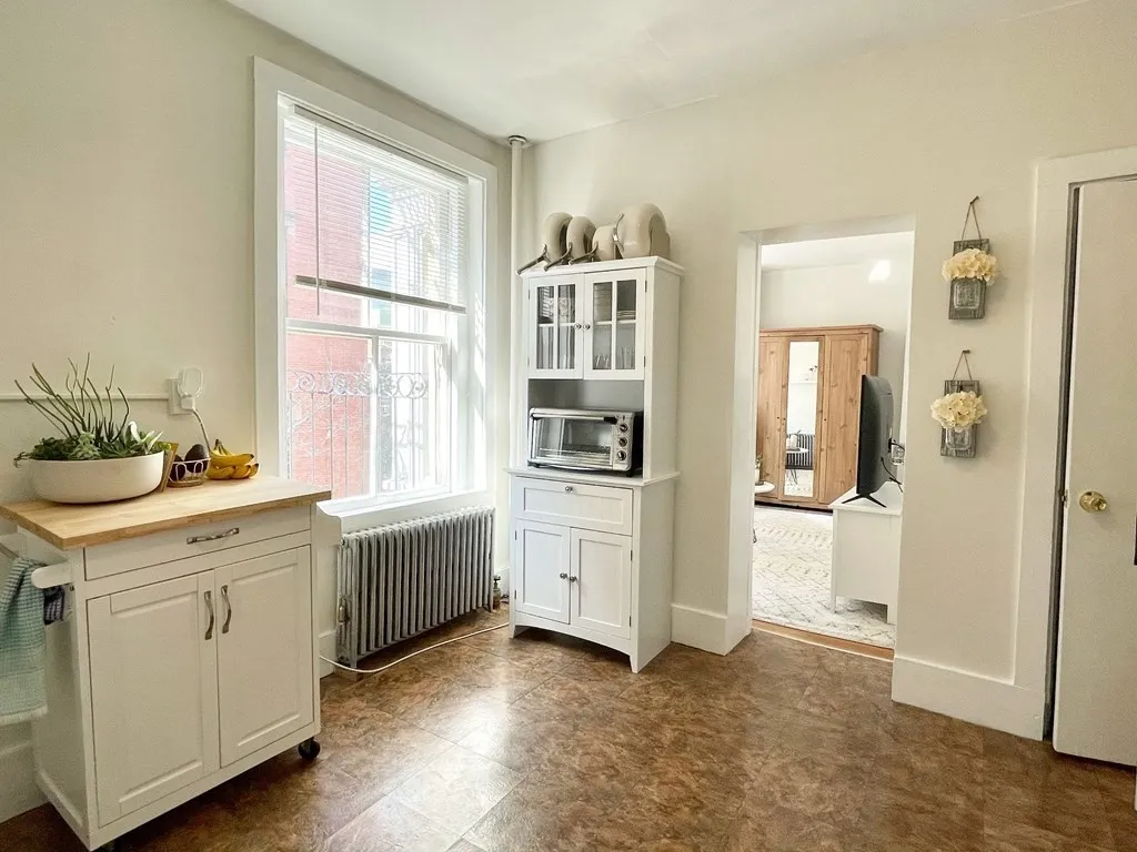 2 bed, 1 bath apartment for rent at 24 Anderson St Unit 3A, Back Bay — photo 4 of 7