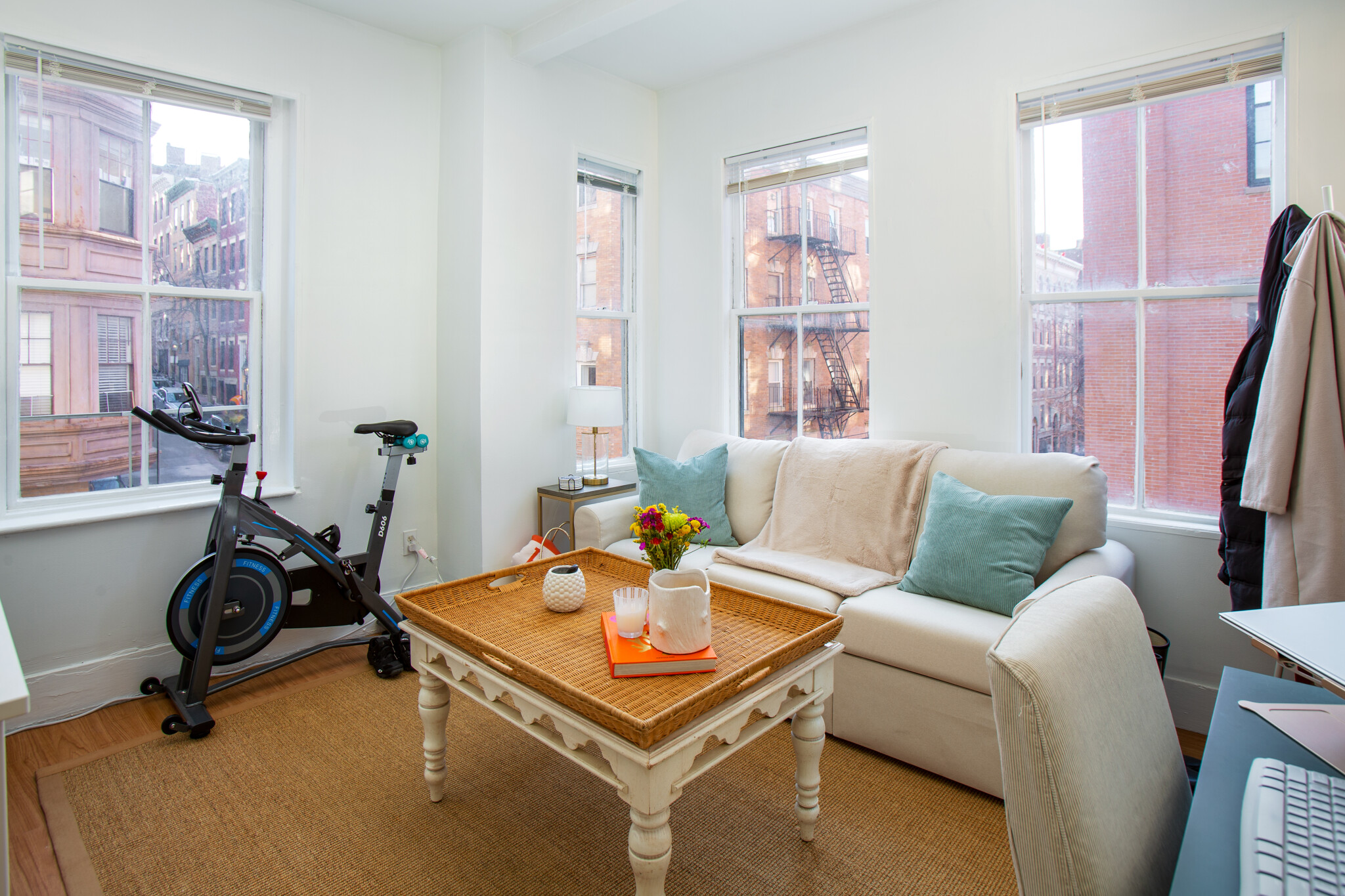 1 bed, 1 bath apartment for rent at 24 Anderson St Unit 4, Beacon Hill — photo 1 of 5