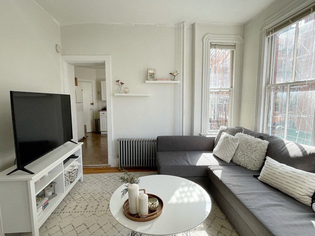 2 bed, 1 bath apartment for rent at 24 Anderson St Unit 5A, Beacon Hill — photo 2 of 7