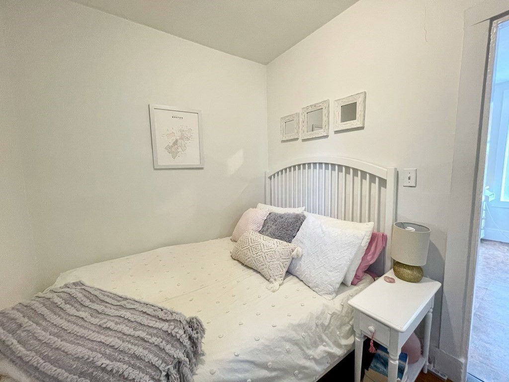 2 bed, 1 bath apartment for rent at 24 Anderson St Unit 5A, Beacon Hill — photo 6 of 7