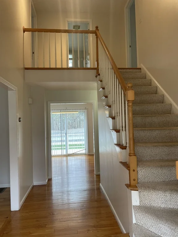 3 bed, 2 bath apartment for rent at 24 Arbor Dr, Shrewsbury — photo 3 of 25