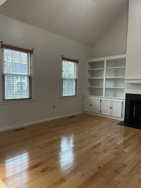3 bed, 2 bath apartment for rent at 24 Arbor Dr, Shrewsbury — photo 5 of 25