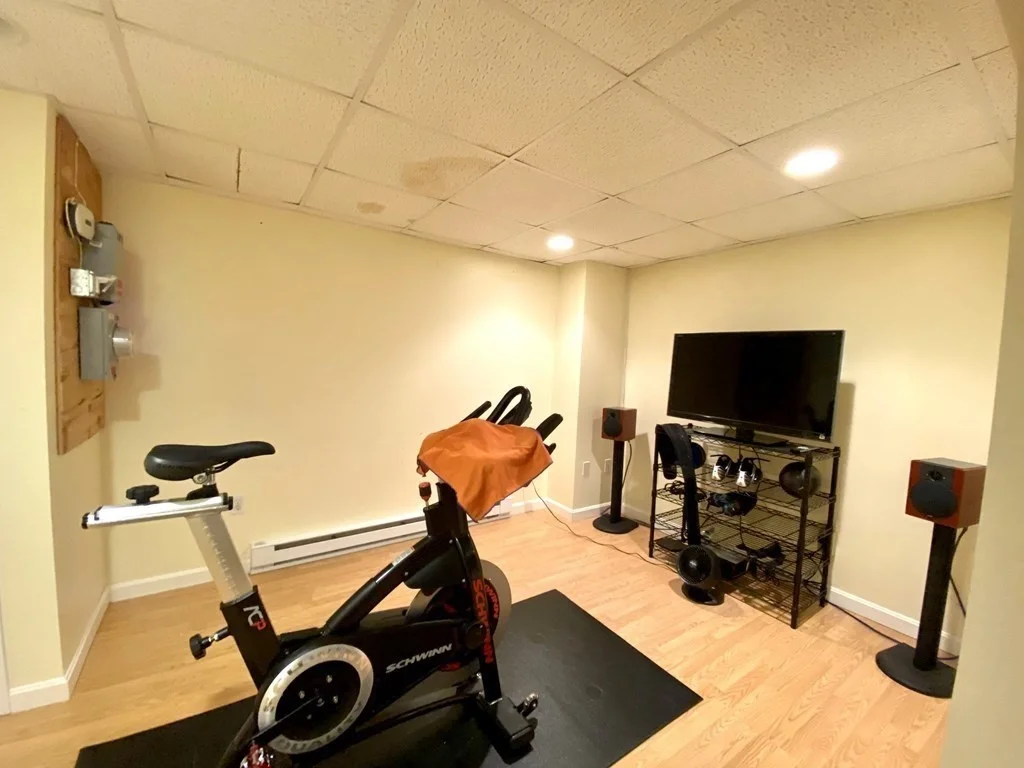 3 bed, 2 bath apartment for rent at 24 Arbor Dr, Shrewsbury — photo 23 of 25