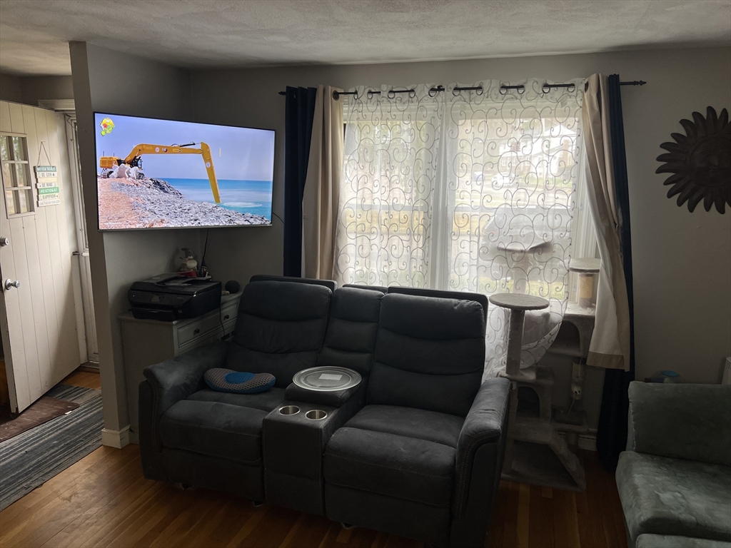 2 bed, 1 bath apartment for rent at 24 Arcadia Unit 1, Dedham — photo 6 of 14