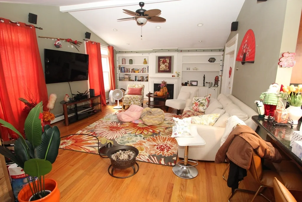 4 bed, 3 bath apartment for rent at 24 Arlington Rd, Woburn — photo 3 of 34