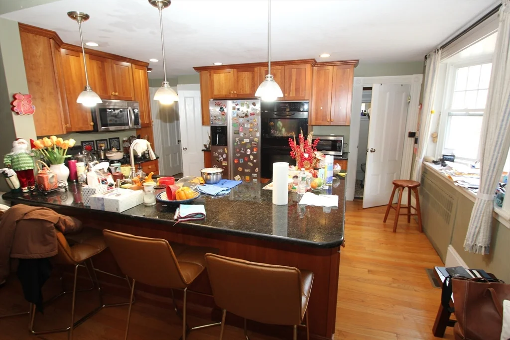 4 bed, 3 bath apartment for rent at 24 Arlington Rd, Woburn — photo 4 of 34