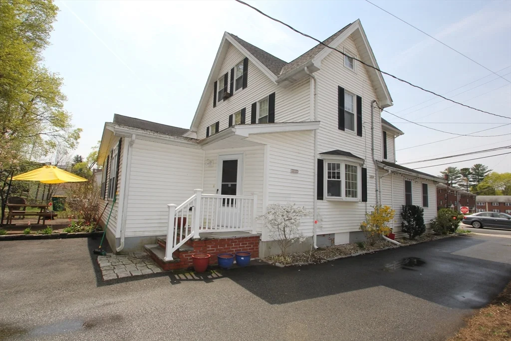 4 bed, 3 bath apartment for rent at 24 Arlington Rd, Woburn — photo 30 of 34