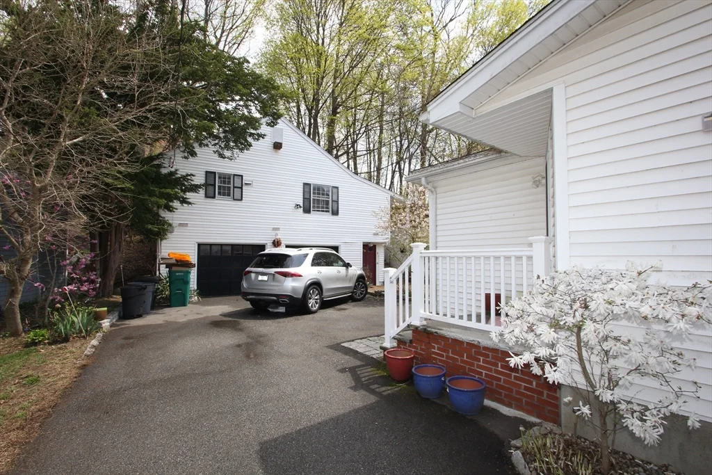 4 bed, 3 bath apartment for rent at 24 Arlington Rd, Woburn — photo 28 of 34