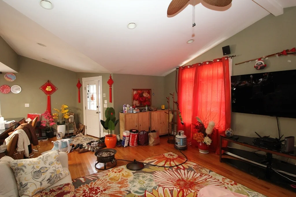 4 bed, 3 bath apartment for rent at 24 Arlington Rd, Woburn — photo 6 of 34