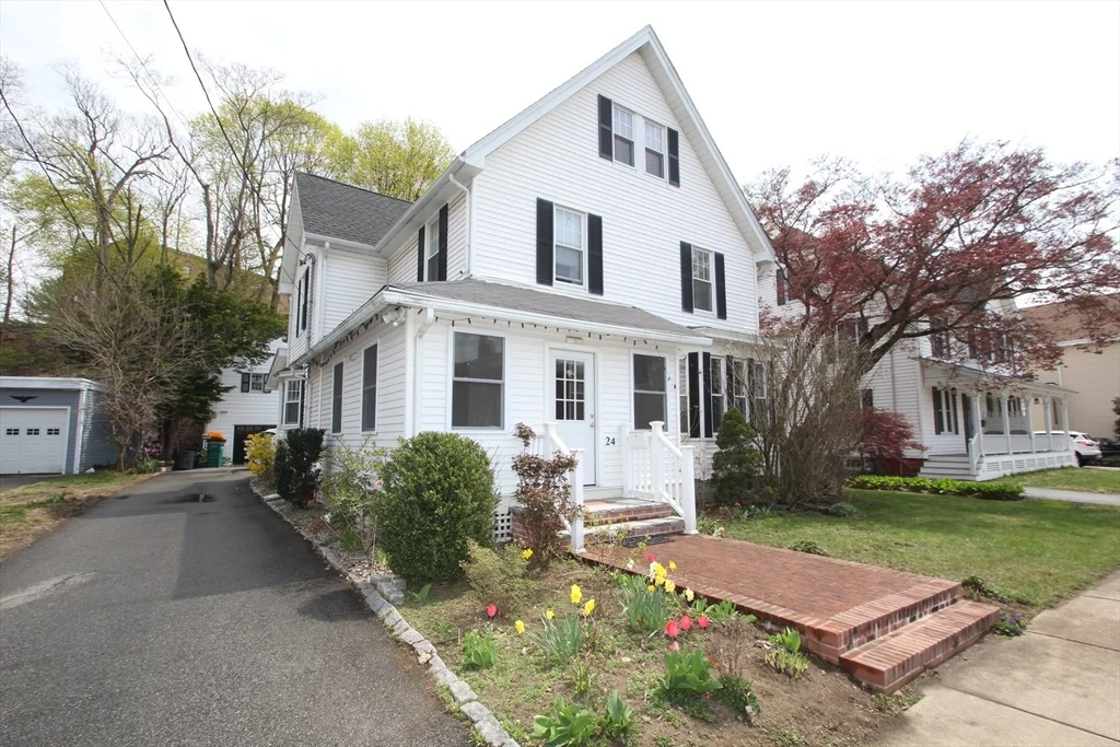 4 bed, 3 bath apartment for rent at 24 Arlington Rd, Woburn — photo 1 of 34