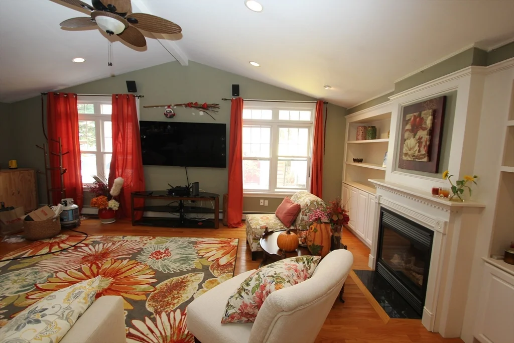 4 bed, 3 bath apartment for rent at 24 Arlington Rd, Woburn — photo 8 of 34
