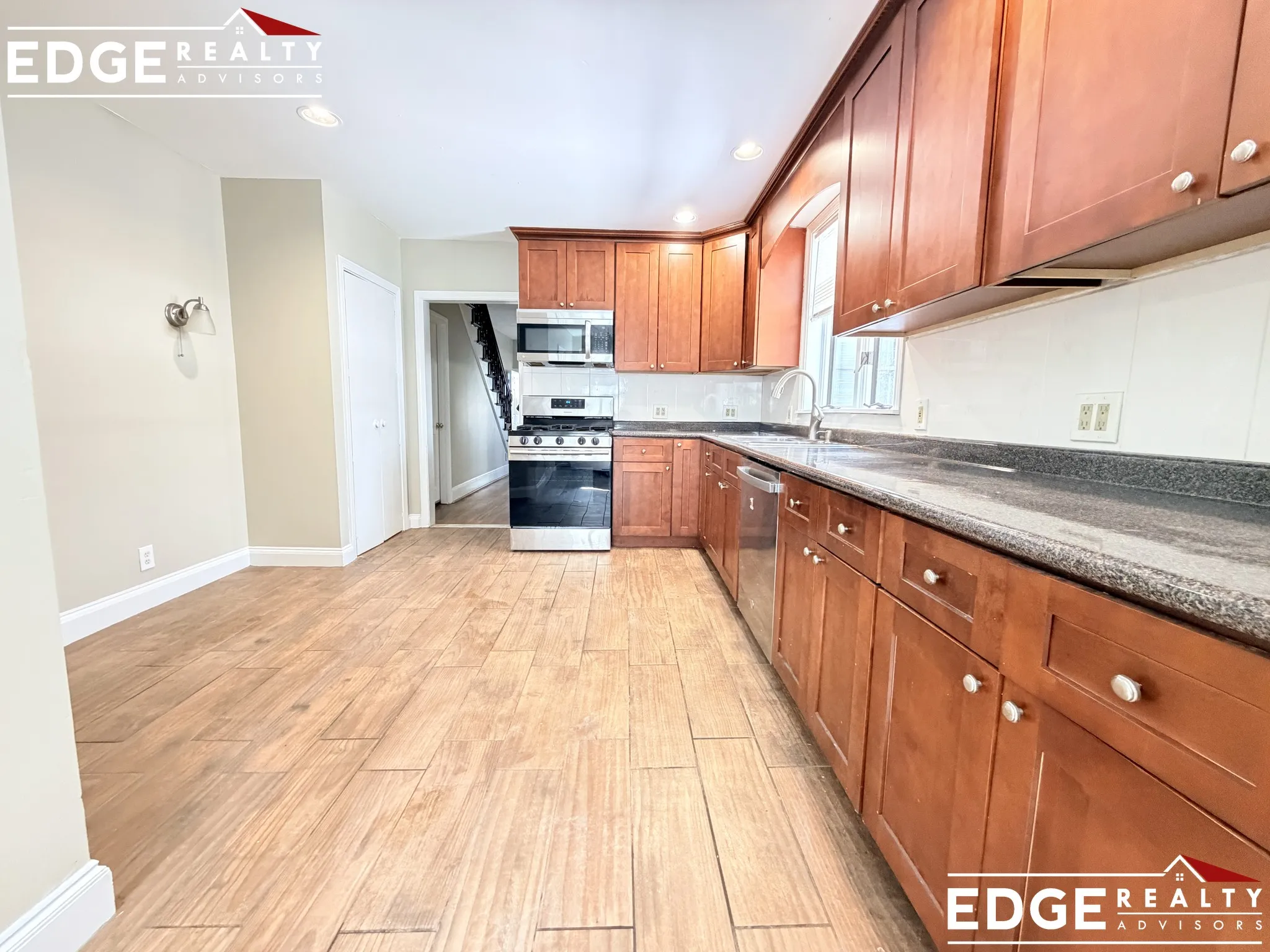 7 bed, 3 bath apartment for rent at 24 Armington St Unit 1, Allston — photo 2 of 14