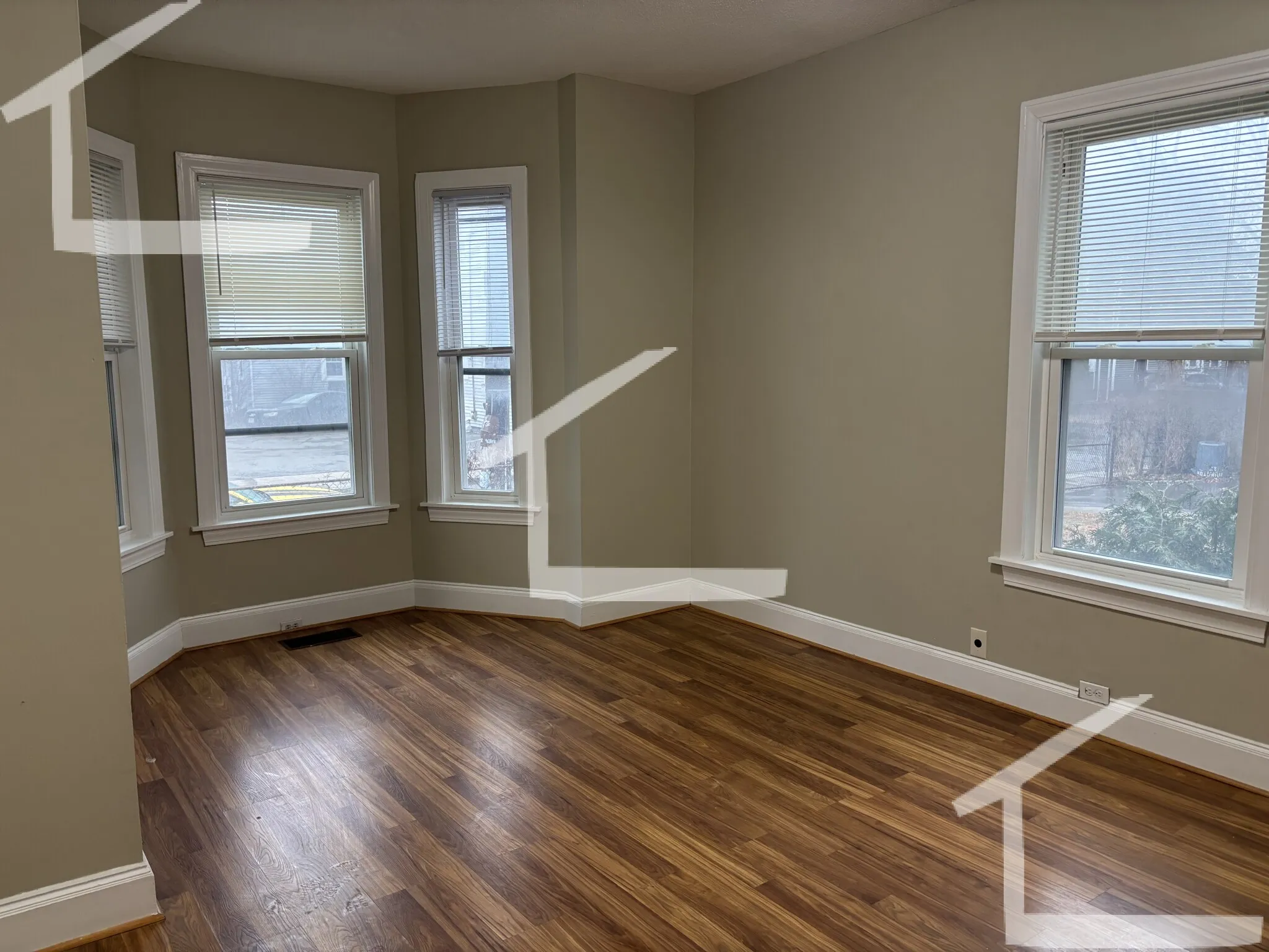 7 bed, 3 bath apartment for rent at 24 Armington St Unit 24, Allston — photo 2 of 17