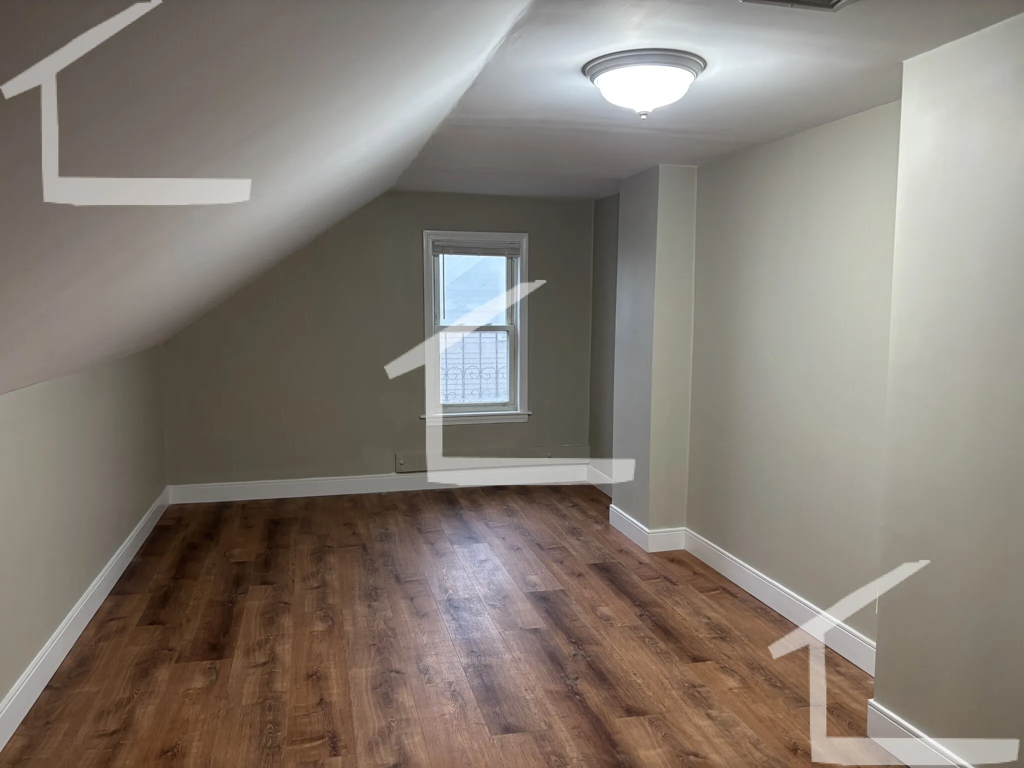 7 bed, 3 bath apartment for rent at 24 Armington St Unit 24, Allston — photo 9 of 17