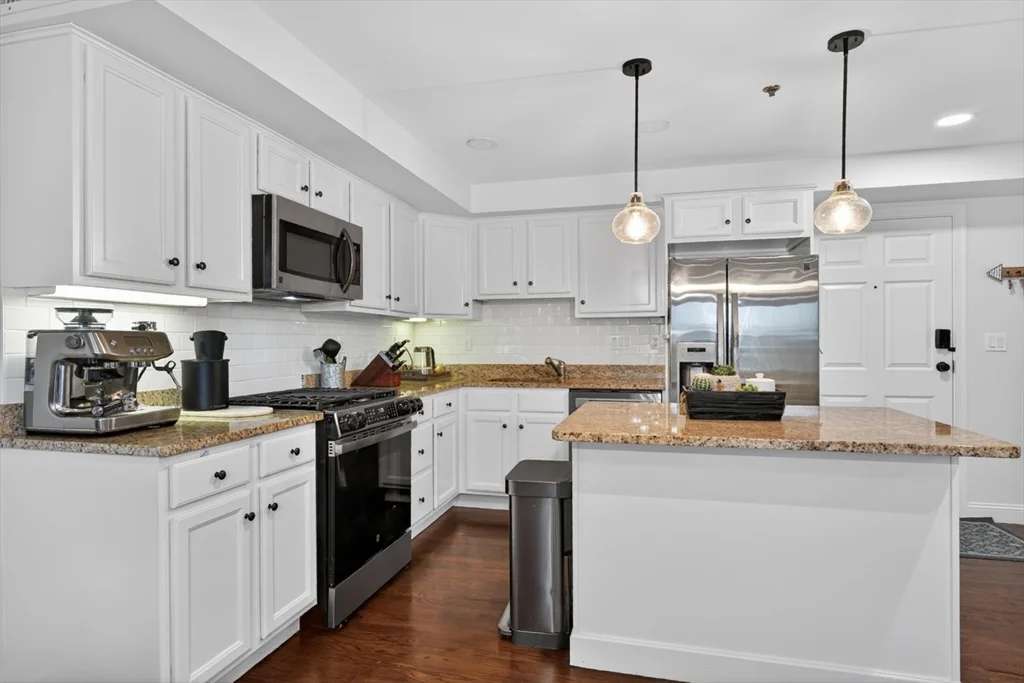 2 bed, 1 bath apartment for rent at 24 Arsenal St Unit 2D, Watertown — photo 11 of 21