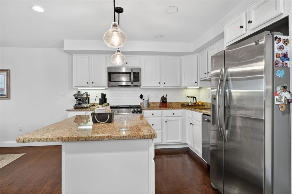 2 bed, 1 bath apartment for rent at 24 Arsenal St Unit 2D, Watertown — photo 9 of 21