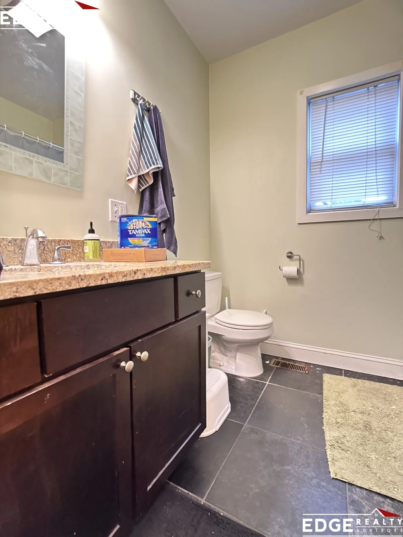4 bed, 2 bath apartment for rent at 24 Ashford St Unit 1, Allston — photo 9 of 10