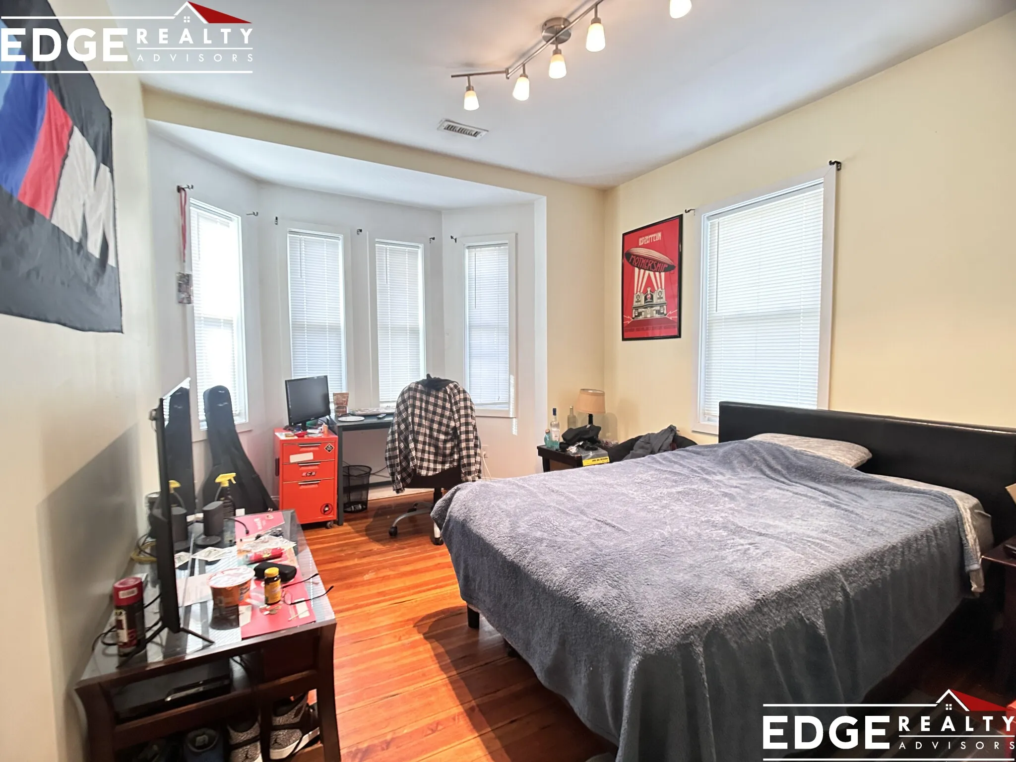 4 bed, 2 bath apartment for rent at 24 Ashford St Unit 2, Allston — photo 3 of 16