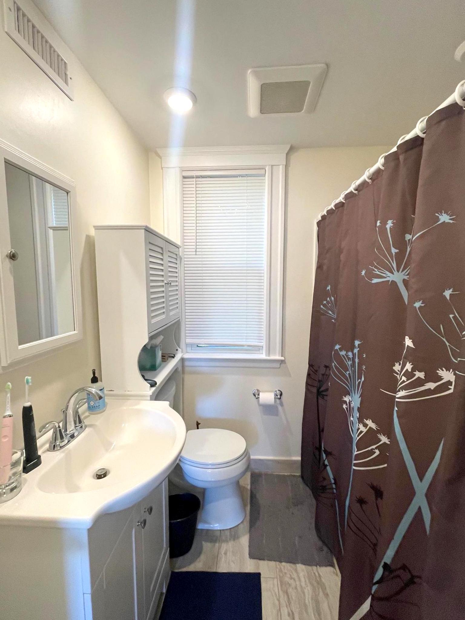 2.5 bed, 1 bath apartment for rent at 24 Ashland St Unit 2, Spring Hill — photo 11 of 16