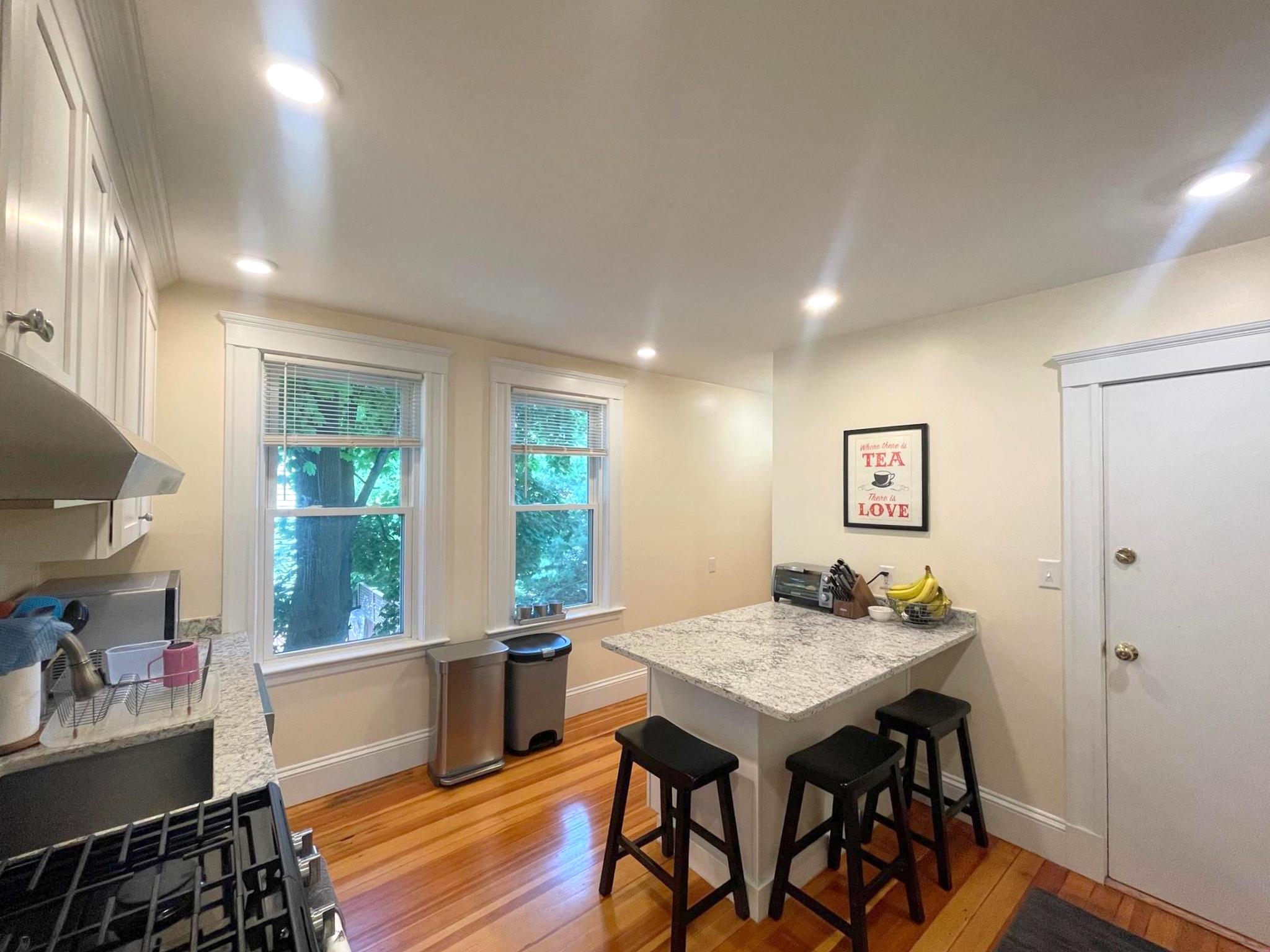 2.5 bed, 1 bath apartment for rent at 24 Ashland St Unit 2, Spring Hill — photo 3 of 16