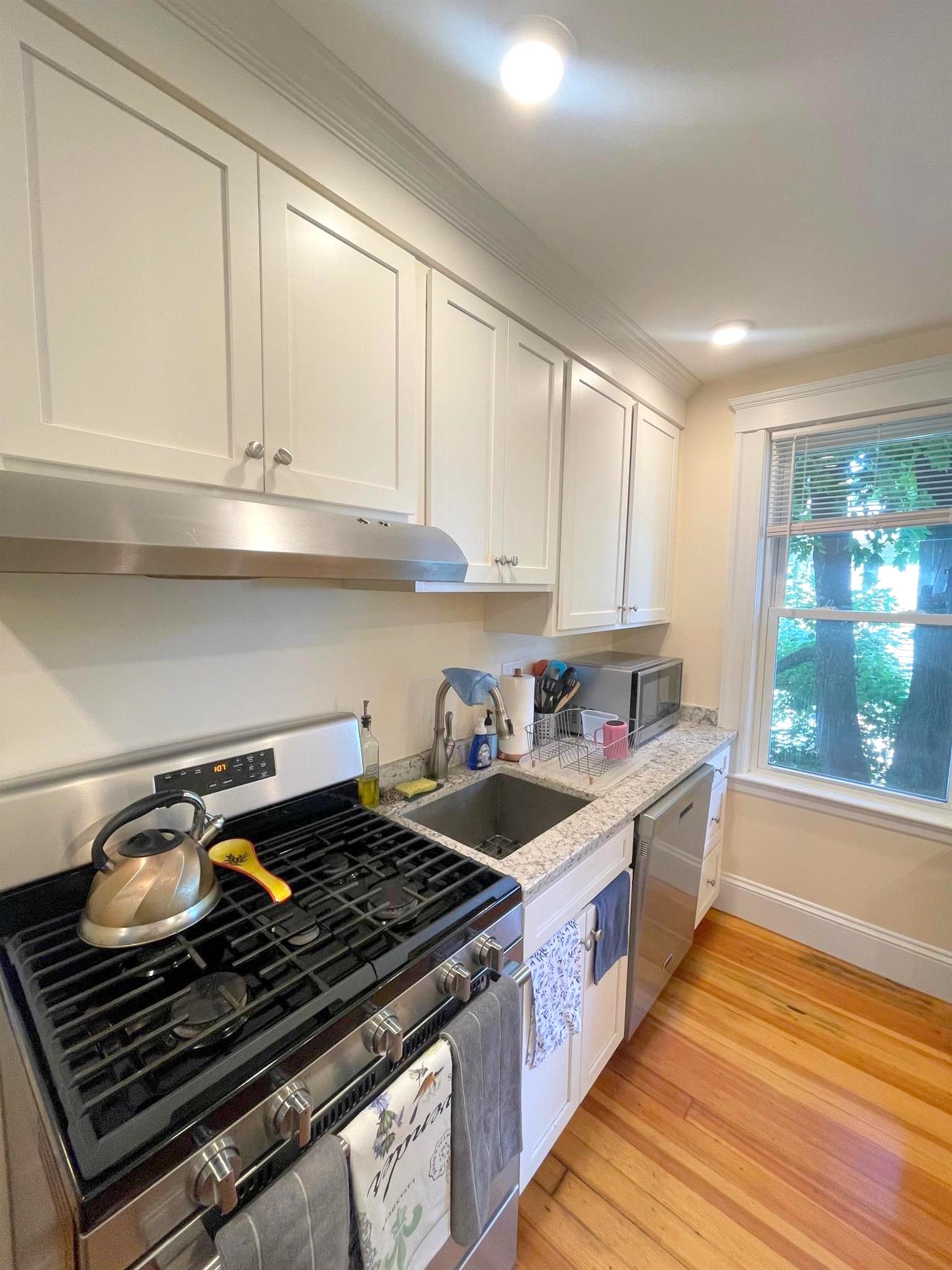 2.5 bed, 1 bath apartment for rent at 24 Ashland St Unit 2, Spring Hill — photo 2 of 16