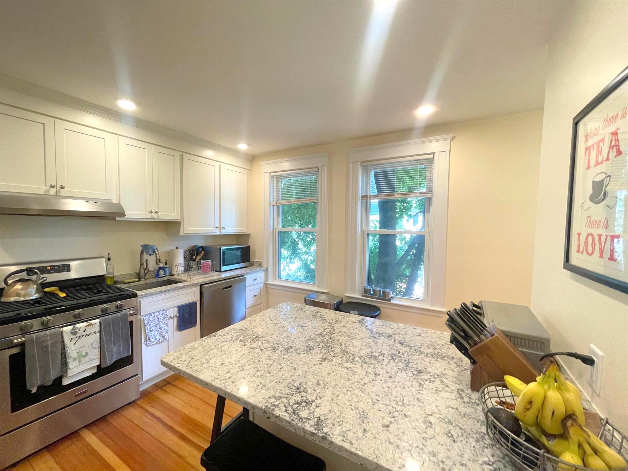 2.5 bed, 1 bath apartment for rent at 24 Ashland St Unit 2, Spring Hill