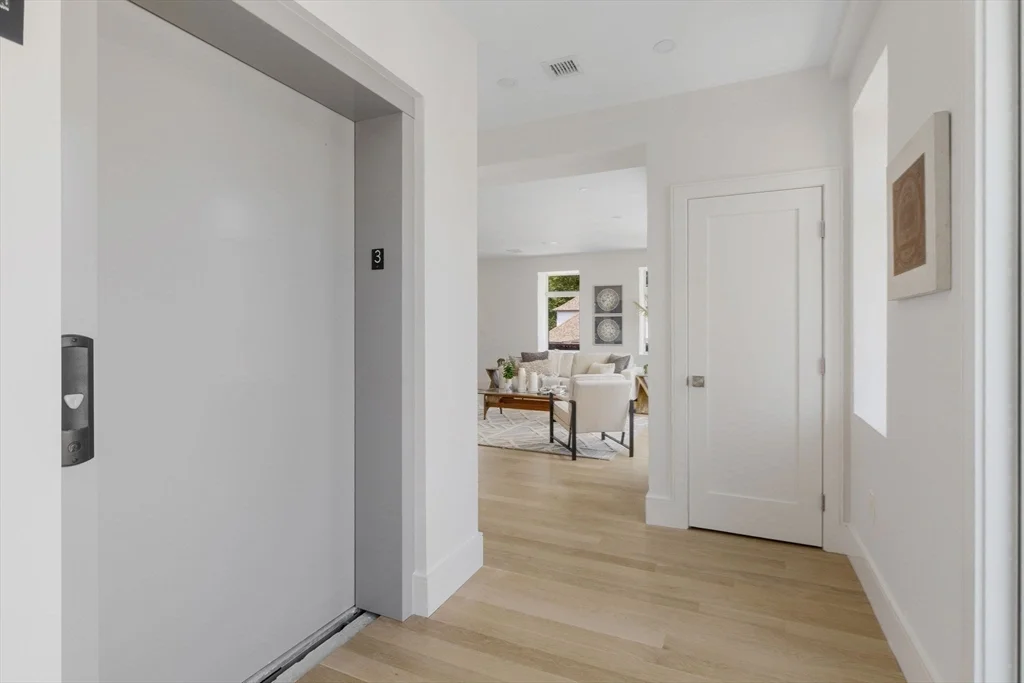 4 bed, 3 bath apartment for rent at 24 Auburn Unit 3, Coolidge Corner — photo 9 of 12