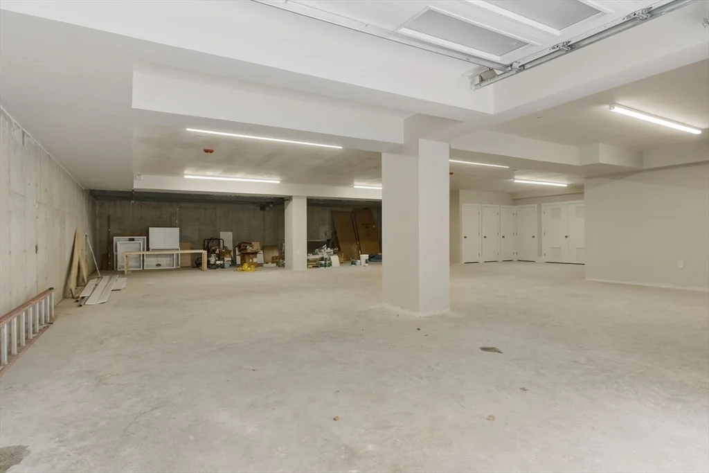 4 bed, 3 bath apartment for rent at 24 Auburn Unit 3, Coolidge Corner — photo 10 of 12