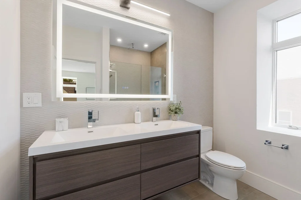 4 bed, 3 bath apartment for rent at 24 Auburn Unit 3, Coolidge Corner — photo 6 of 12