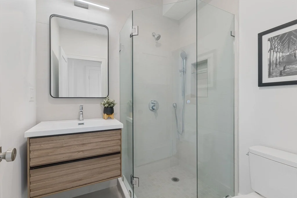 4 bed, 3 bath apartment for rent at 24 Auburn Unit 3, Coolidge Corner — photo 8 of 12